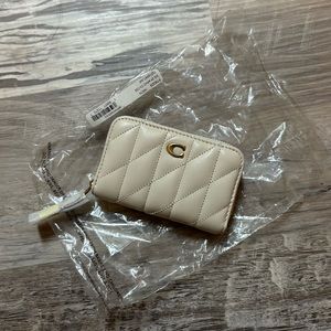 Coach quilted zip around card case